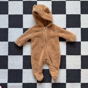 OLD NAVY BABY ONE PIECE 0-3 MONTHS